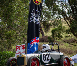 Michelle and Fernando lining up to run at the 2026 Rob Roy Revival